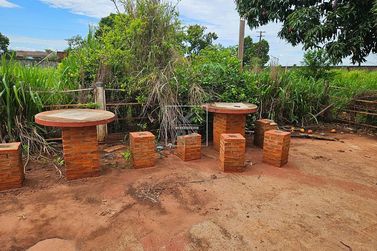 Ch&aacute;cara &agrave; venda - Ch&aacute;cara