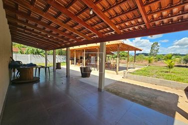 Ch&aacute;cara &agrave; venda - Vila Rural