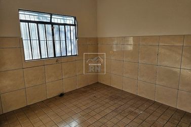 Casa &agrave; venda - 200m&sup2; - Centro