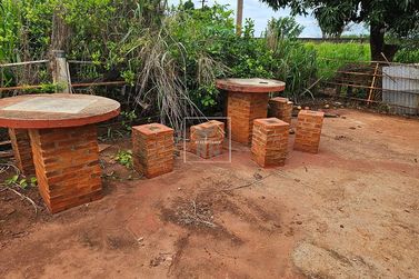 Ch&aacute;cara &agrave; venda - Ch&aacute;cara