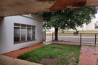 Sala Comercial &agrave; venda - 300m&sup2; - Centro