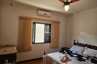Casa &agrave; venda - 200m&sup2; - Centro