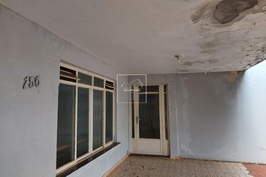 Sala Comercial &agrave; venda - 300m&sup2; - Centro