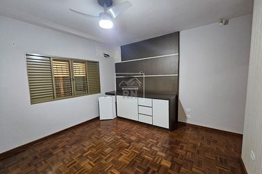 Casa &agrave; venda - Centro