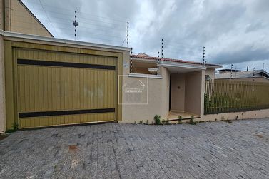 Casa &agrave; venda - Centro