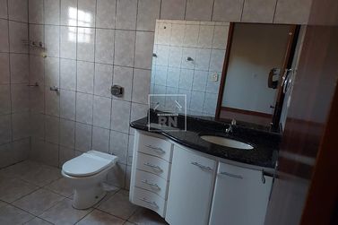 Casa &agrave; venda - 230m&sup2; - Centro