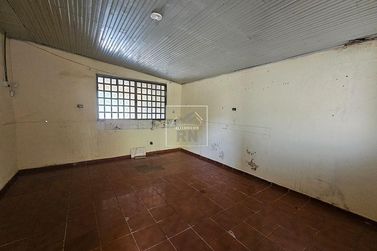 Casa &agrave; venda - Centro