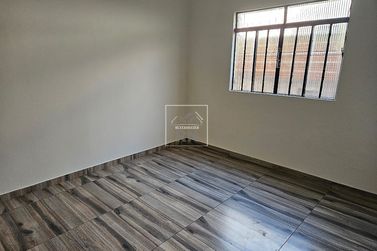 Casa &agrave; venda - 200m&sup2; - Centro