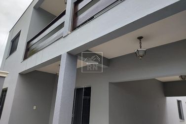 Casa &agrave; venda - centro