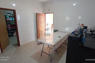 Casa &agrave; venda - Centro