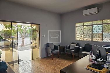 Sal&atilde;o Comercial &agrave; venda - 150m&sup2; - Centro