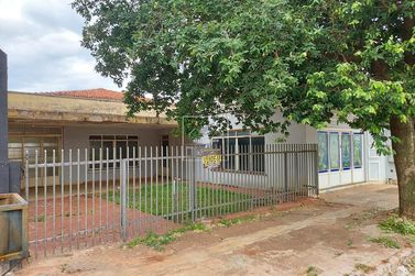 Sala Comercial &agrave; venda - 300m&sup2; - Centro