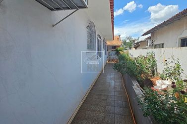 Casa &agrave; venda - 280m&sup2; - Centro