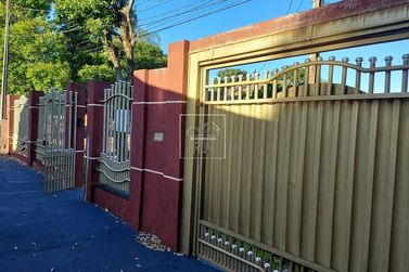 Casa &agrave; venda - 230m&sup2; - Centro