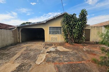 Casa &agrave; venda - Centro