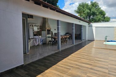 Casa &agrave; venda - 180m&sup2; - Centro 