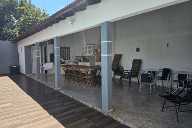 Casa &agrave; venda - 180m&sup2; - Centro 