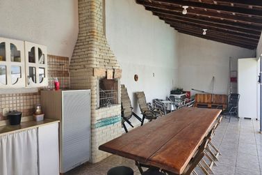 Casa &agrave; venda - 180m&sup2; - Centro 