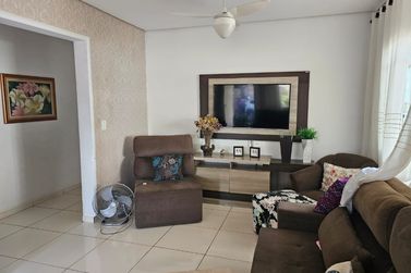 Casa &agrave; venda - 180m&sup2; - Centro 