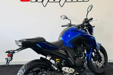 YAMAHA FZ25