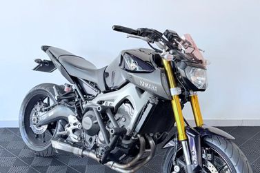 YAMAHA MT-09