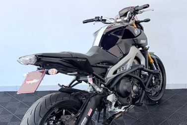 YAMAHA MT-09