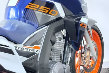 HONDA CB
