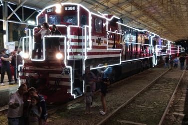 Trem iluminado de Natal passará por Louveira no próximo sábado (17) às 19h