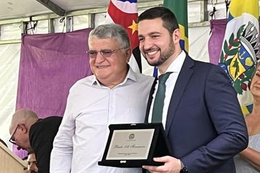 Paulo Finamore assume Prefeitura em cerim&ocirc;nia in&eacute;dita no Pa&ccedil;o Municipal