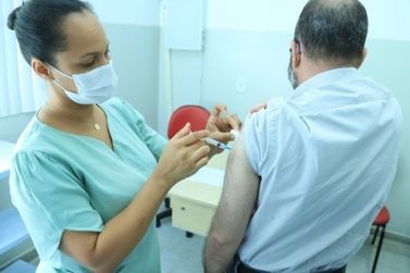 Vacina&ccedil;&atilde;o contra a Influenza segue em Louveira para grupos priorit&aacute;rios