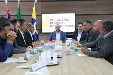 Kak&aacute; recebe presidentes das C&acirc;maras da Regi&atilde;o Metropolitana de Jundia&iacute; 