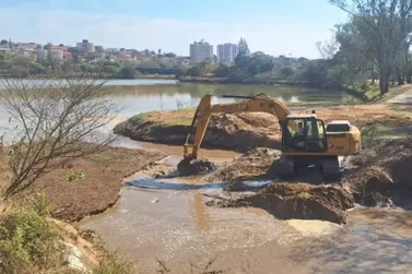 Vinhedo realiza desassoreamento da Represa 1 para refor&ccedil;ar abastecimento