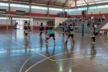 Viva V&ocirc;lei e Louveira V&ocirc;lei fazem a grande final do Campeonato Municipal 