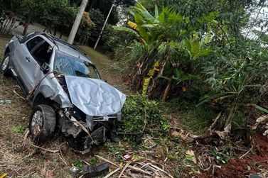 Capotamento &eacute; registrado na Estrada Vinhedo&ndash;Louveira e motorista fica ferido