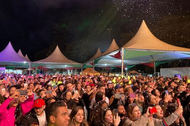Felipe Ara&uacute;jo, Trio Parada Dura e grandes nomes sertanejos movimentam a 55&ordf; Festa da Uva