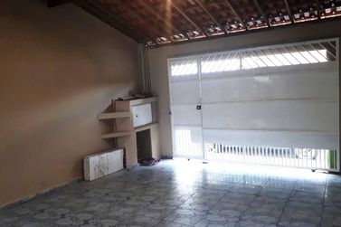 Casa &agrave; venda - 200m&sup2; - Cidade Santos Dumont