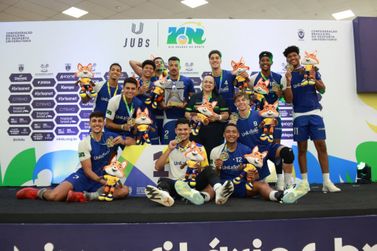 Voleibol masculino de Lucas conquista t&iacute;tulo em competi&ccedil;&atilde;o nacional 
