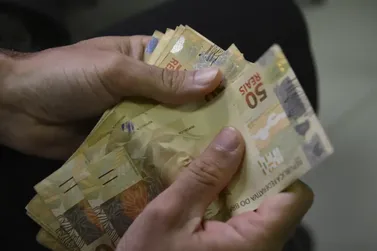Novo sal&aacute;rio m&iacute;nimo ser&aacute; de R$ 1.621 em 2026