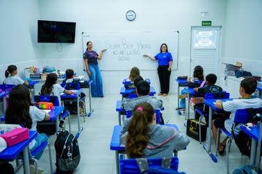 Estudantes da rede municipal retornam &agrave;s salas de aula nesta segunda-feira (2)