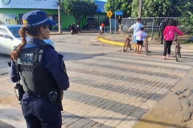 GCM refor&ccedil;a seguran&ccedil;a nas entradas e sa&iacute;das das escolas em Lucas do Rio Verde