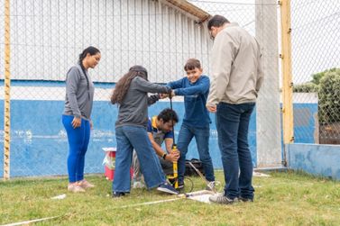 Alunos da rede municipal se preparam para a 4&ordf; Olimp&iacute;ada Municipal de Foguetes