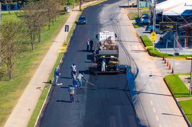 Prefeitura avan&ccedil;a na recupera&ccedil;&atilde;o asf&aacute;ltica nos bairros de Lucas