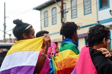 Caminhada arco-íris marca a Semana da Diversidade em Mariana