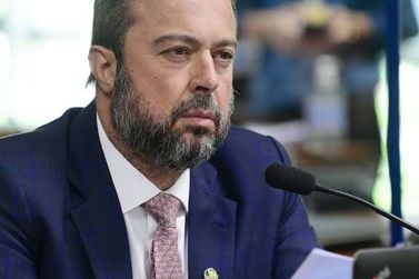 Valores ser&atilde;o distribu&iacute;dos entre moradores e pescadores das &aacute;reas afetadas 
