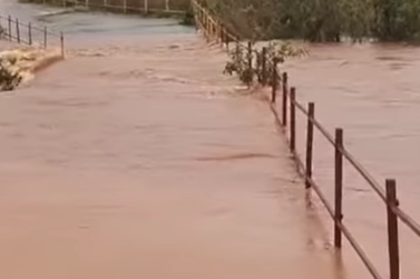 Apesar dos alertas meteorol&oacute;gicos chuva causa estragos