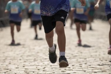 Corrida da Ressaquinha re&uacute;ne cerca de 100 jovens em Mariana