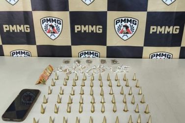 Menor &eacute; apreendido com drogas ap&oacute;s tentar fugir da PM em Itabirito