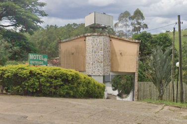 Casal denuncia c&acirc;mera escondida em motel de Ouro Preto