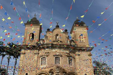 Arrai&aacute; de S&atilde;o Pedro movimenta Mariana com f&eacute;, cultura e solidariedade