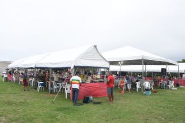 Domingo é dia de feira comunitária em Jacaroá